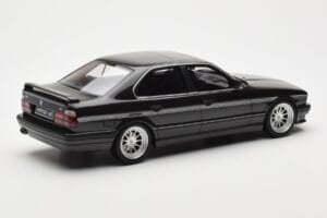 BMW M5 E34 Hartge H5 V12 Diamond Čierny Metallic Otto 1:18 OT362 Živica – obrázok 2 z 6