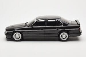 BMW M5 E34 Hartge H5 V12 Diamond Čierny Metallic Otto 1:18 OT362 Živica – obrázok 3 z 6