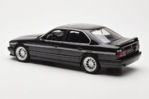 BMW M5 E34 Hartge H5 V12 Diamond Čierny Metallic Otto 1:18 OT362 Živica – obrázok 5 z 6