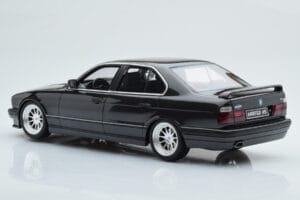 BMW M5 E34 Hartge Čierny Otto 1:18 OT362B Živica – obrázok 4 z 6