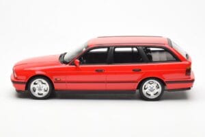 BMW M5 E34 Touring Červený Otto 1:18 OT951 Živica – obrázok 3 z 6