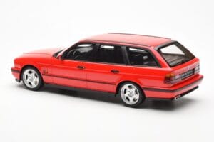 BMW M5 E34 Touring Červený Otto 1:18 OT951 Živica – obrázok 5 z 6