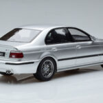 BMW M5 E39 Strieborný Otto 1:18 - image 2 of 7