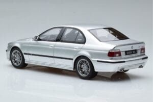 BMW M5 E39 Strieborný Otto 1:18 OT747B Živica – obrázok 5 z 7