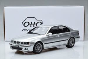 BMW M5 E39 Strieborný Otto 1:18 OT747B Živica – obrázok 7 z 7