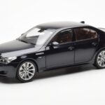 BMW M5 E60 Carbon Čierny Kyosho 1:18