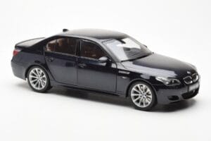 BMW M5 E60 Carbon Čierny Kyosho 1:18 08593BK Kov – obrázok 6 z 8