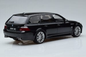 BMW M5 E61 Touring Čierny Otto 1:18 OT1020 Živica – obrázok 2 z 6