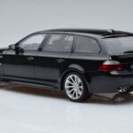 BMW M5 E61 Touring Čierny Otto 1:18 - image 5 of 6