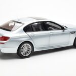 BMW M5 F10 Silverstone Strieborný Paragon 1:18 80432186353 - image 3 of 8