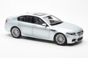 BMW M5 F10 Silverstone Strieborný Paragon 1:18 80432186353 Kov – obrázok 6 z 8