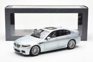 BMW M5 F10 Silverstone Strieborný Paragon 1:18 80432186353 Kov – obrázok 8 z 8