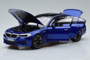 BMW M5 F90 Marina Bay Modrý Norev 1:18 80432454783 Kov – obrázok 2 z 7