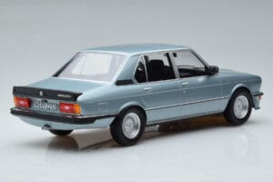 BMW M535i E12 Modrá Norev 1:18 183269 Kov – obrázok 2 z 6