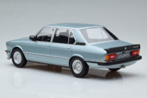 BMW M535i E12 Modrá Norev 1:18 183269 Kov – obrázok 5 z 6