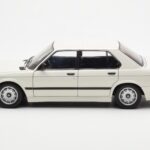 BMW M535i E28 Alpine Biely AUTOart 1:18 - image 4 of 10