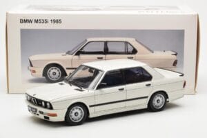 BMW M535i E28 Alpine Biely AUTOart 1:18 75161 Kov – obrázok 10 z 10
