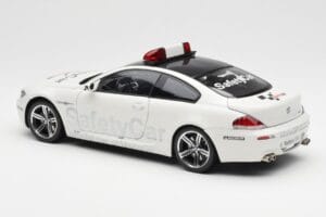 BMW M6 E63 MotoGP Safety Car 2006 Kyosho 1:18 08707GPB Kov – obrázok 7 z 8