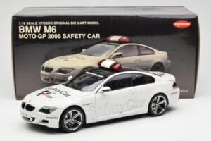 BMW M6 E63 MotoGP Safety Car 2006 Kyosho 1:18 08707GPB Kov – obrázok 8 z 8
