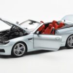 BMW M6 F12 Kabriolet Silverstone Strieborný II Paragon 1:18 - image 2 of 8