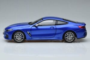 BMW M850i G15 Modrý Metalíza Norev 1:18 183286 Kov – obrázok 4 z 7