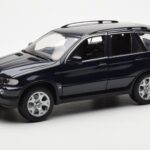 BMW X5 4.4i E53 Tmavo Modrý Kyosho 1:18