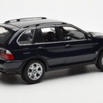 BMW X5 4.4i E53 Tmavo Modrý Kyosho 1:18 - image 3 of 8
