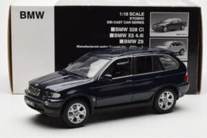 BMW X5 4.4i E53 Tmavo Modrý Kyosho 1:18 08521DB Kov – obrázok 8 z 8