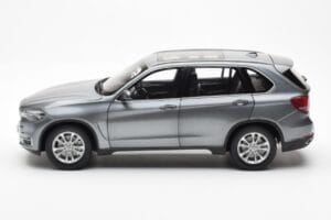 BMW X5 F15 Space Šedý Paragon 1:18 80432318988 Kov – obrázok 4 z 8