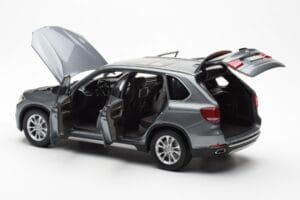 BMW X5 F15 Space Šedý Paragon 1:18 80432318988 Kov – obrázok 5 z 8