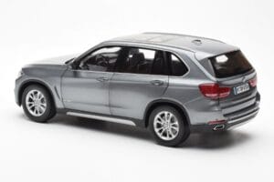 BMW X5 F15 Space Šedý Paragon 1:18 80432318988 Kov – obrázok 7 z 8