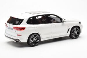 BMW X5 G05 Biely Paragon 1:18 80432450996 Kov – obrázok 3 z 8