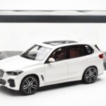 BMW X5 G05 Biely Paragon 1:18 - image 8 of 8