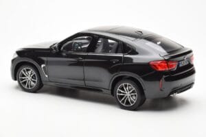BMW X6 M F86 Sapphire Čierny Metallic Norev 1:18 80432364887 Kov – obrázok 7 z 8