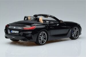 BMW Z4 G29 Čierny Metalíza Norev 1:18 183272 Kov – obrázok 3 z 7