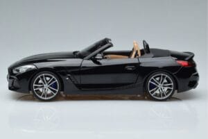 BMW Z4 G29 Čierny Metalíza Norev 1:18 183272 Kov – obrázok 4 z 7