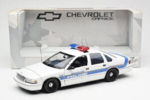 Chevrolet Caprice Sebring Polícia UT Models 1:18 21029 Kov – obrázok 6 z 6
