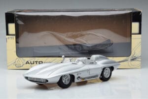 Chevrolet Corvette C1 Stingray Concept AUTOart 1:18 71000 Kov – obrázok 8 z 8