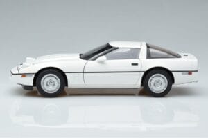 Chevrolet Corvette C4 Biely AUTOart 1:18 71243 Kov – obrázok 5 z 8