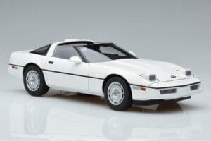 Chevrolet Corvette C4 Biely AUTOart 1:18 71243 Kov – obrázok 6 z 8