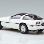 Chevrolet Corvette C4 Biely AUTOart 1:18 71243 Kov - image 7 of 8