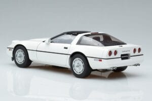 Chevrolet Corvette C4 Biely AUTOart 1:18 71243 Kov – obrázok 7 z 8