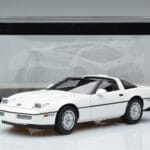Chevrolet Corvette C4 Biely AUTOart 1:18 71243 Kov - image 8 of 8