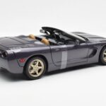 Chevrolet Corvette C5 Kabriolet Fialový Perleť Metalíza UT Models 1:18 - image 2 of 6