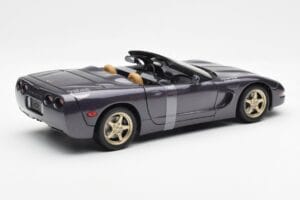 Chevrolet Corvette C5 Kabriolet Fialový Perleť Metalíza UT Models 1:18 21010 Kov – obrázok 2 z 6