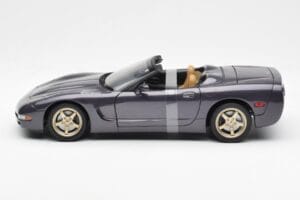 Chevrolet Corvette C5 Kabriolet Fialový Perleť Metalíza UT Models 1:18 21010 Kov – obrázok 3 z 6