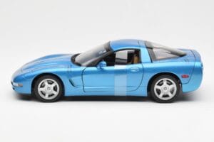 Chevrolet Corvette C5 Modrý Metalíza UT Models 1:18 21004 Kov – obrázok 3 z 6