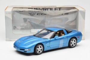 Chevrolet Corvette C5 Modrý Metalíza UT Models 1:18 21004 Kov – obrázok 6 z 6