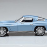 Chevrolet Corvette C2 Sting Ray Modrý Norev 1:18 - image 3 of 6
