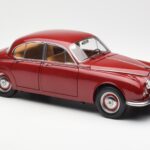 Daimler 250 V8 Červený Paragon 1:18 PA-98312 - image 6 of 8